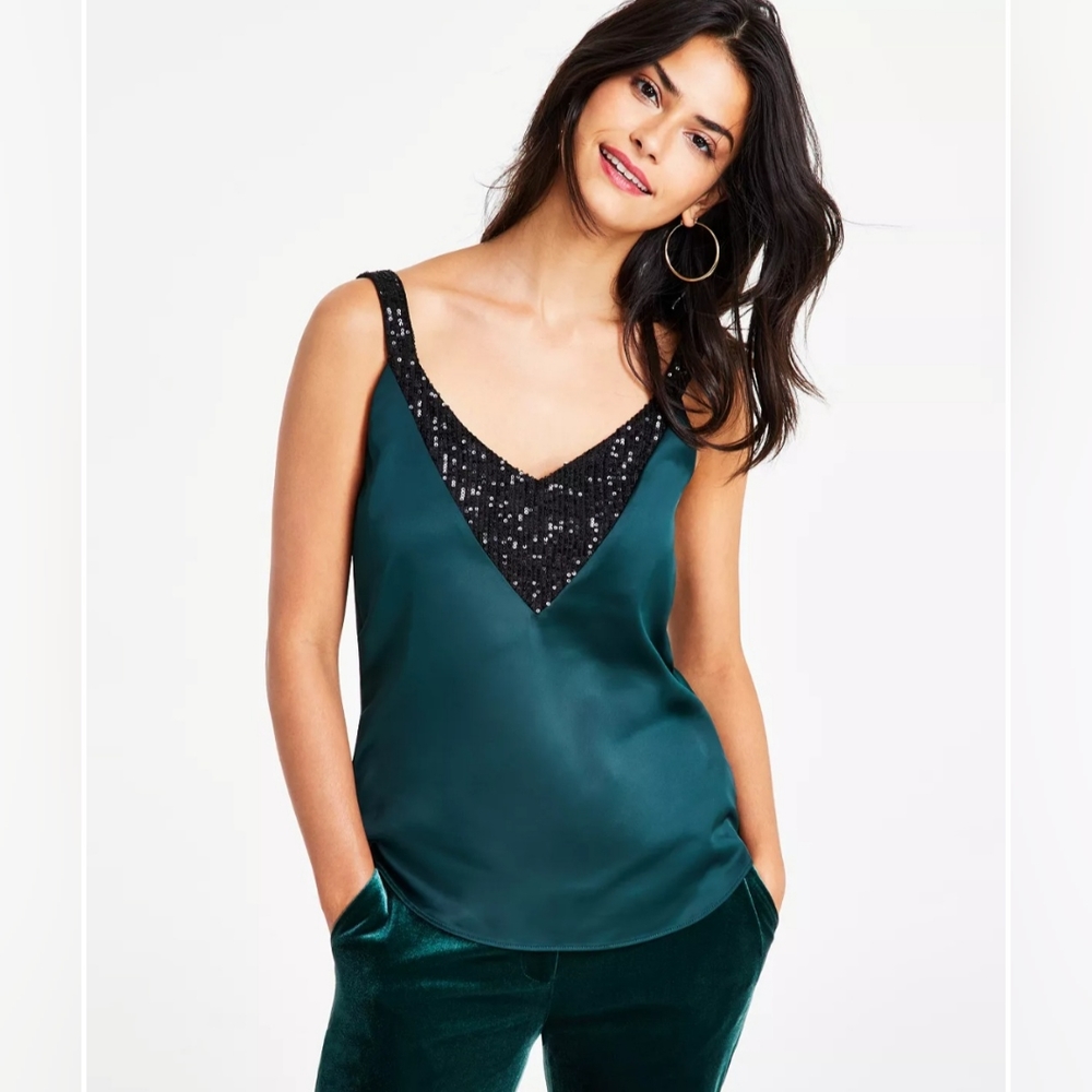 Bar lll Woman's sequin-trim V-neck camisole
